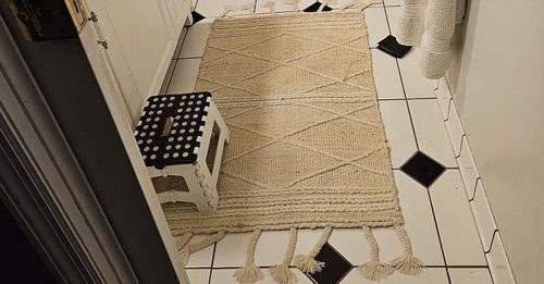 钱包掉这里 主人找了两天