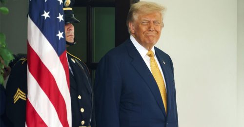 特朗普：可口可乐将在美国 使用真正的蔗糖！