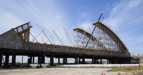 严重超支 进展缓慢 特朗普砍加州高铁资金