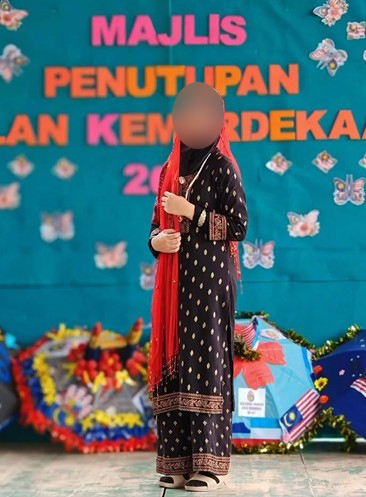 扎拉生前多才多艺，踊跃参加各种课外活动。