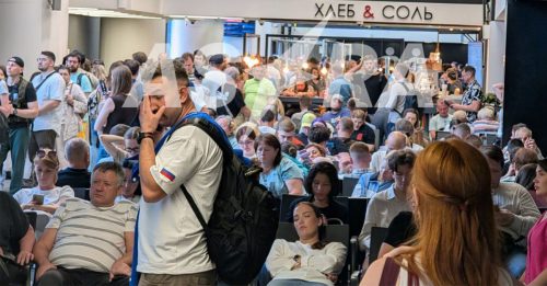 乌无人机夜袭俄国 莫斯科多座机场陷混乱 数千旅客受影响