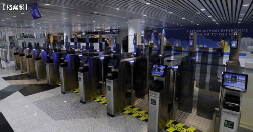 KLIA2自动通关又故障 长长人龙等候入境