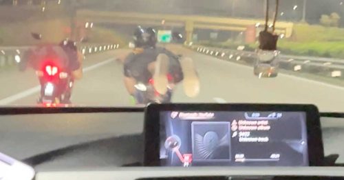 大道上见趴着“超人” 中国女子 好兴奋