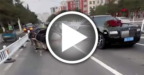 三轮车撞600万劳斯莱斯 卖菜伯坚持赔 车主象征性收百元