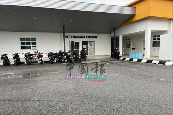 一家三口的遗体目前仍放在林茂医院太平间等待解剖。