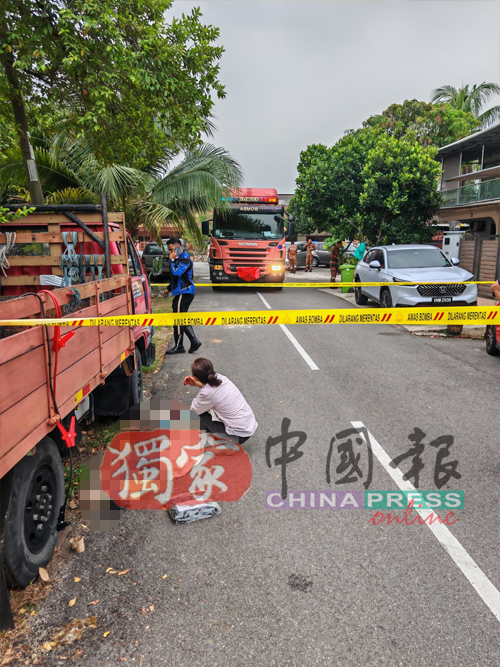 女亲友赶赴现场,守在男子的身旁痛哭。(照片皆有受访者提供)