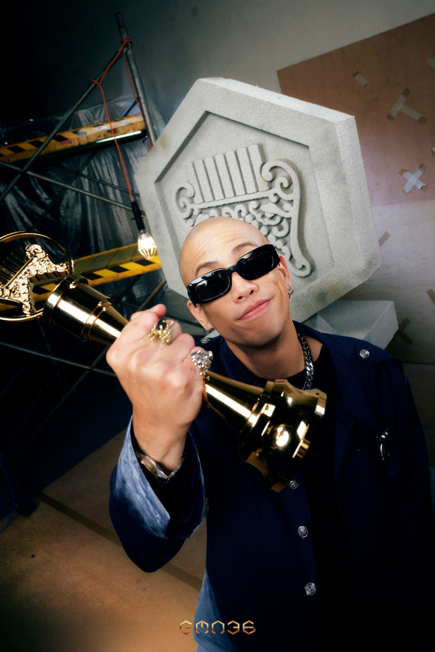 吕士轩夺下金曲歌王。