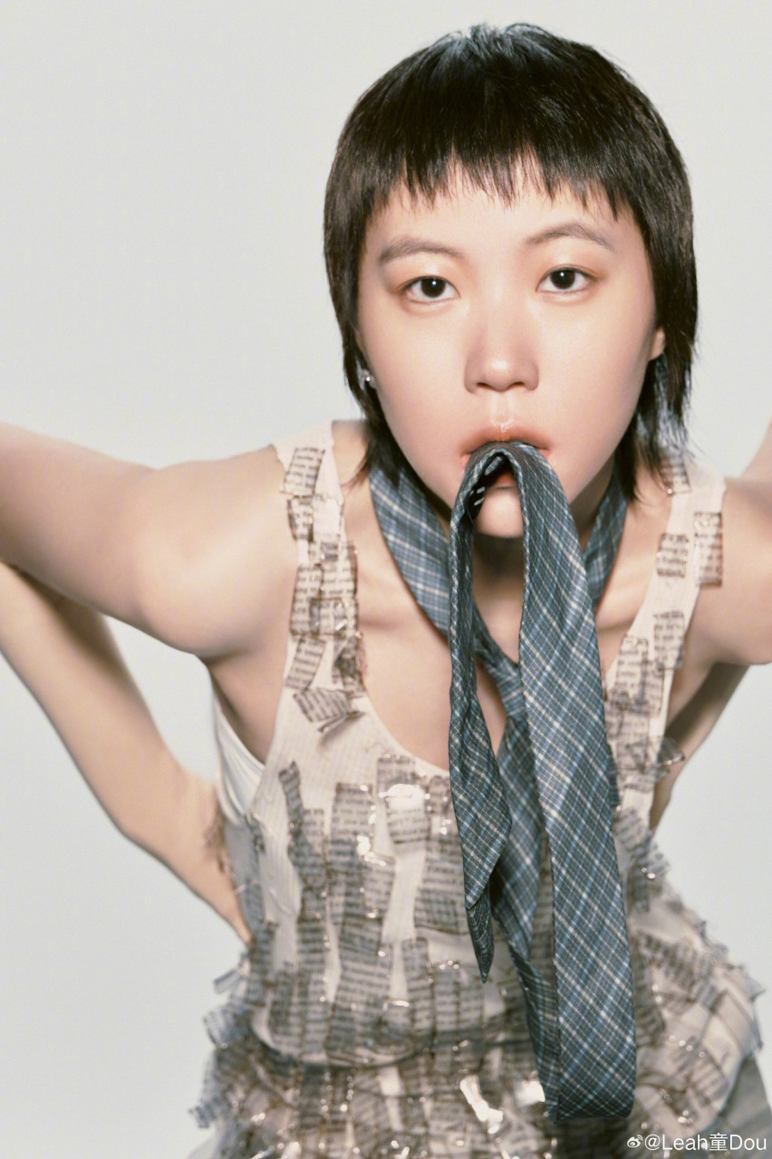 窦靖童分享跟与妈妈王菲合唱的新歌。