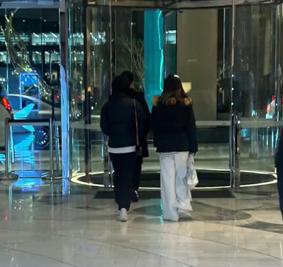 小S一家被目击现身澳洲。