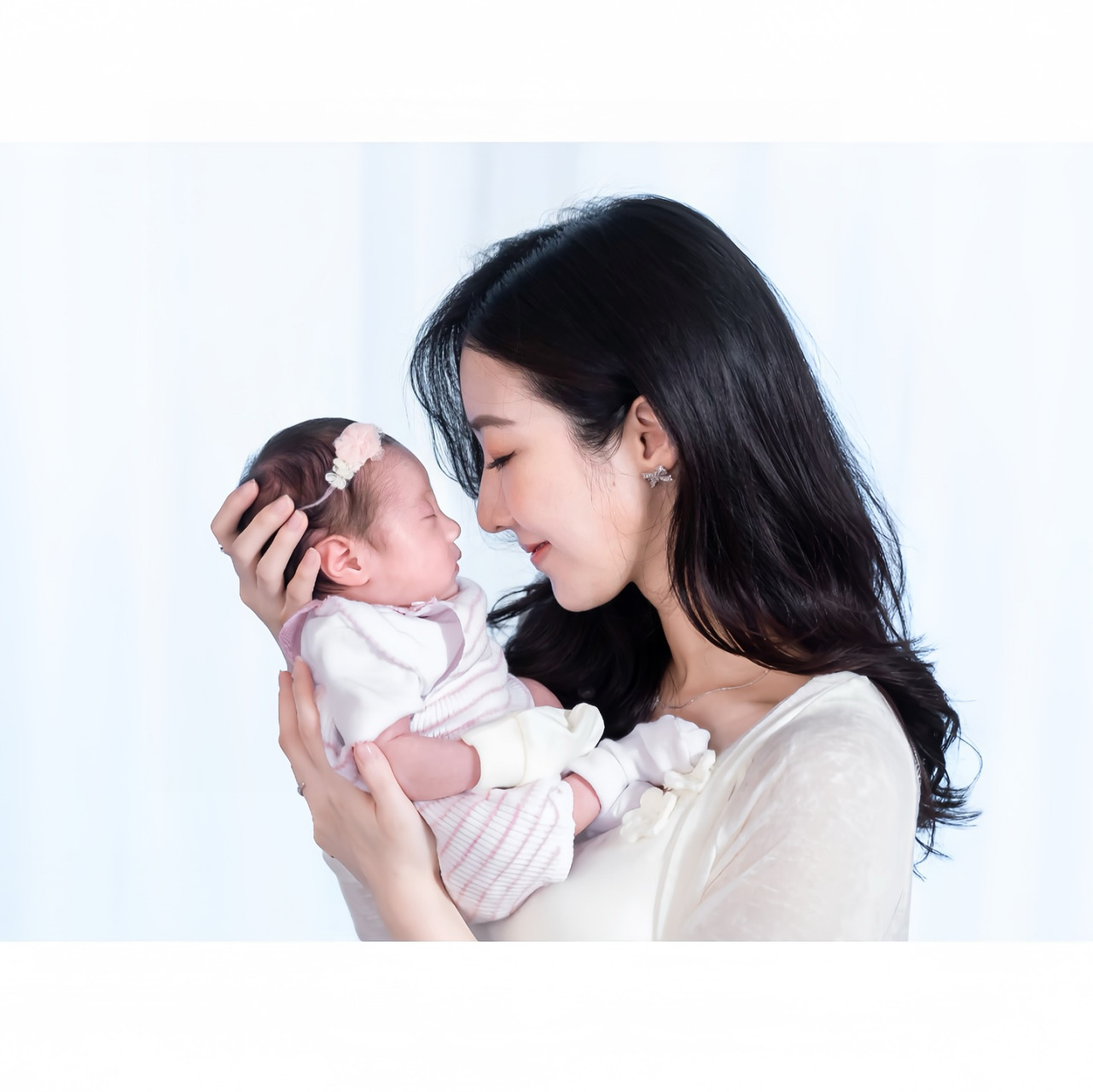 何依婷结婚不到1年就造人成功。