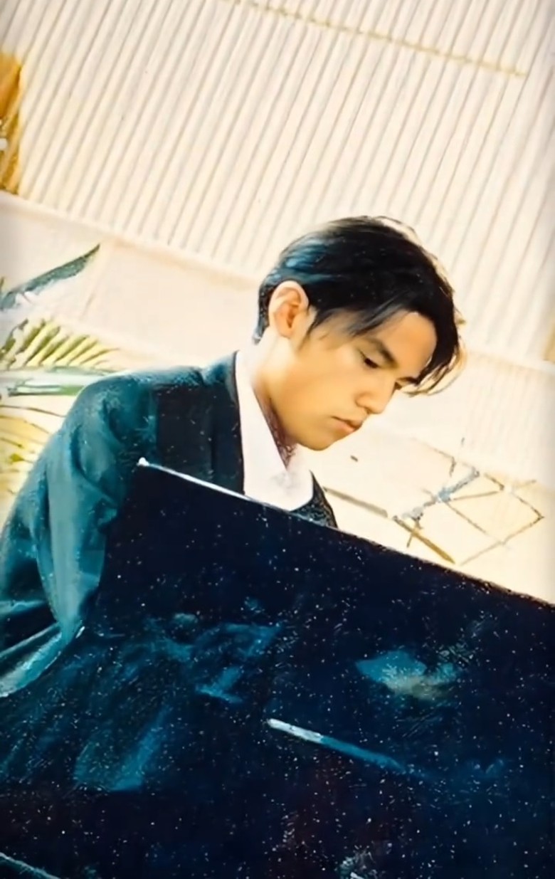 天王首个抖音片超感人 西瓜头珍贵成长照曝光