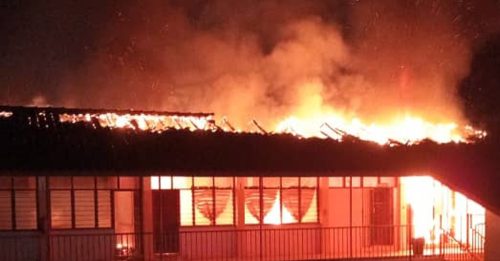 甲国中清晨大火 烧毁4教员室 办公室