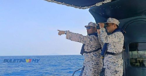 帆船遇暴风雨沉没 一人失踪 两人获救