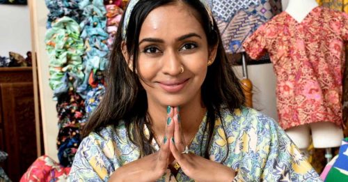 女医生医院掀时尚风 以峇迪制作手术制服