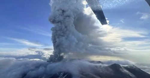 休眠逾450年后首度苏醒 俄堪察加火山强震后喷发