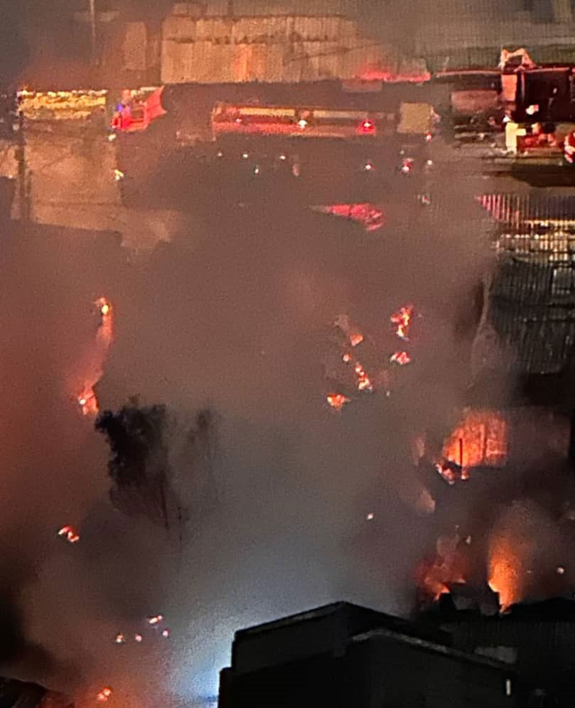 独家｜班底达南深夜大火！整排店屋陷火海