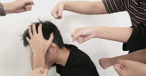 租车出车祸没钱赔 青年遭6人围殴