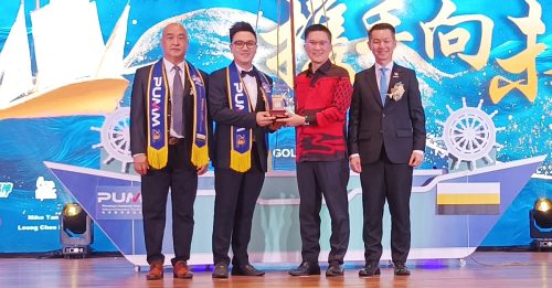 郑大勇吁商家“敢敢挂国旗” “若挂错了 温和提醒对方”