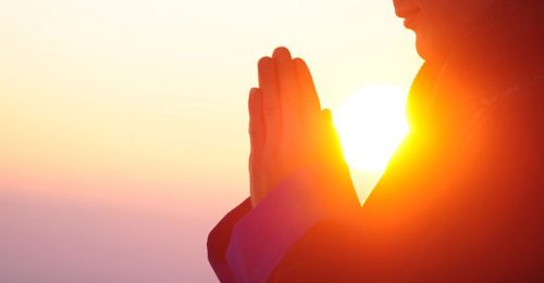 男子修行10年后还俗 起诉女儿索11.8万赡养费