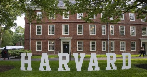 特朗普要全面审查哈佛 威胁接管校方数千专利