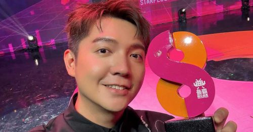 国歌演奏时录影 朱浩仁致歉