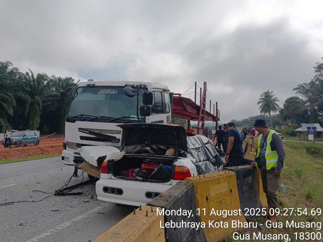 重大车祸！轿车罗厘迎面撞 4人包括2童丧命