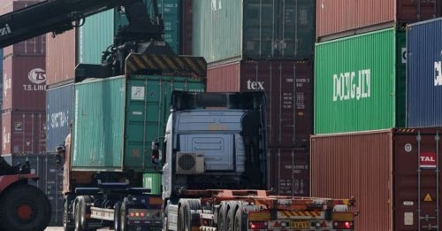 关税休战引抢运潮 美国7月进口量逼近新高