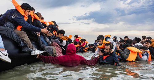 5万人乘船偷渡入境 英政府被批 打击移民不力