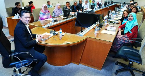 教育机构安全改委会 首次会议订行动计划