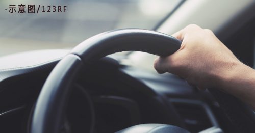 父母纵容孩子无照驾驶 警方警告：恐成年后犯法