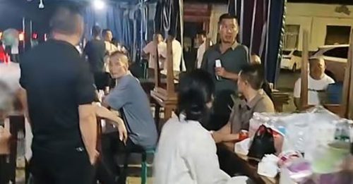 19岁自驾游少年借宿遭拒 深夜持刀行凶报复