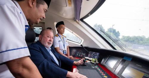 双轨火车本周六起直通居銮 元首亲驾驶首班次