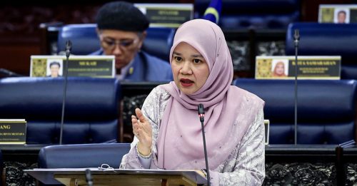 议长赞声音“性感” 教长笑回：丈夫正在看直播