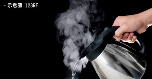 妈妈烫伤痛哭 印裔邻居冲入屋救人 还帮忙煮午餐！