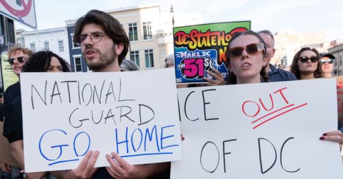 要向芝加哥纽约派国民卫队 特朗普被骂滥权