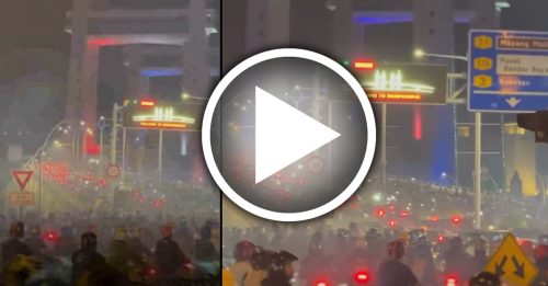 RXZ摩哆集会占据开关大桥 罕见摩哆“塞车”引网民热议