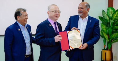 魏家祥等13议员 受委数码部之友