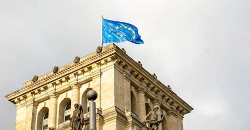 中国货销美大减 “贸易顺差却涨32％”