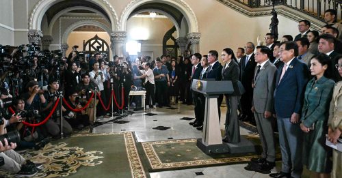 佩通坦解职 中国外交部：望泰国保持稳定