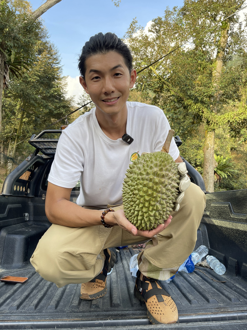 “马来堂哥”。