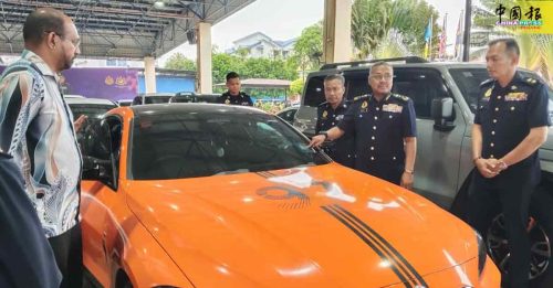 300万劳斯莱斯 拒还5万路税 遭扣押