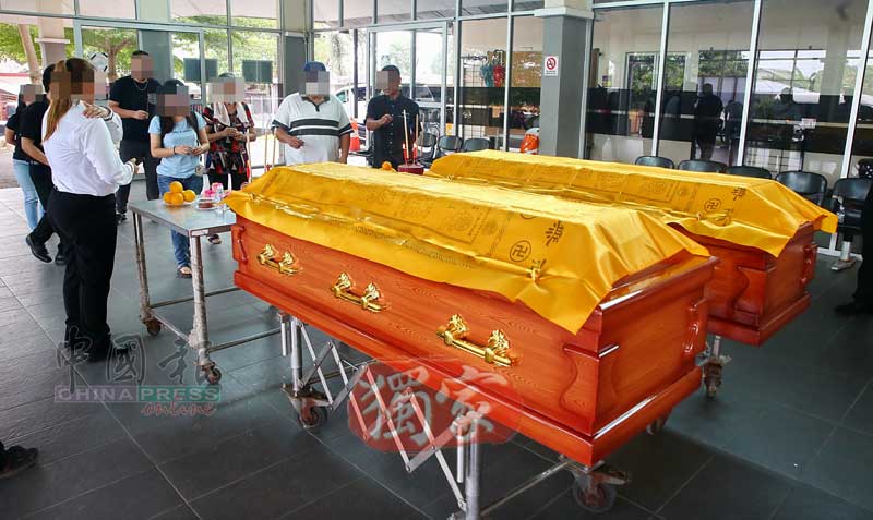 独家｜一路走好 前夫领出母女遗体 蒲种火化场火化