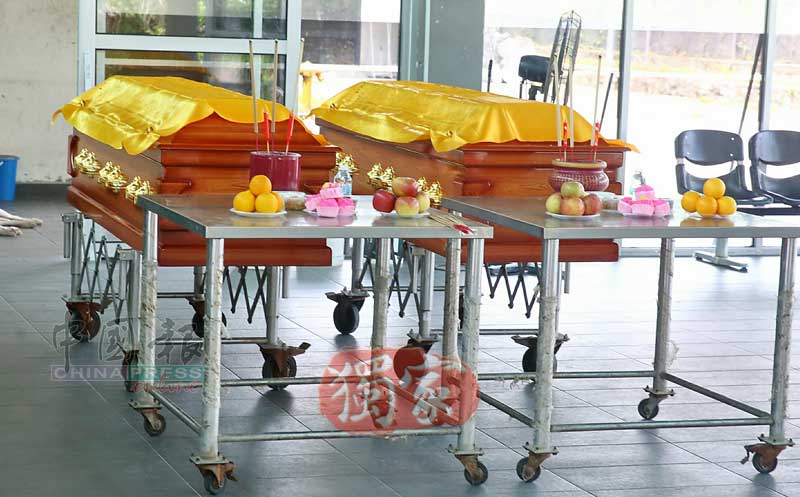 独家｜一路走好 前夫领出母女遗体 蒲种火化场火化