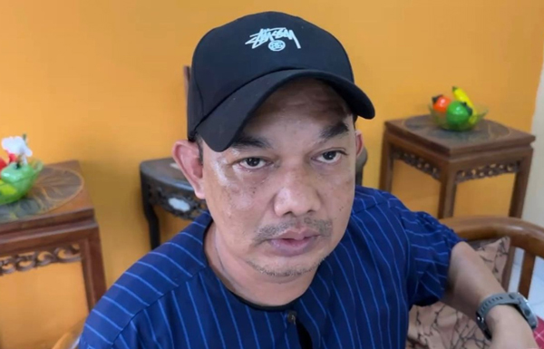 迪诺超爱吃榴梿。