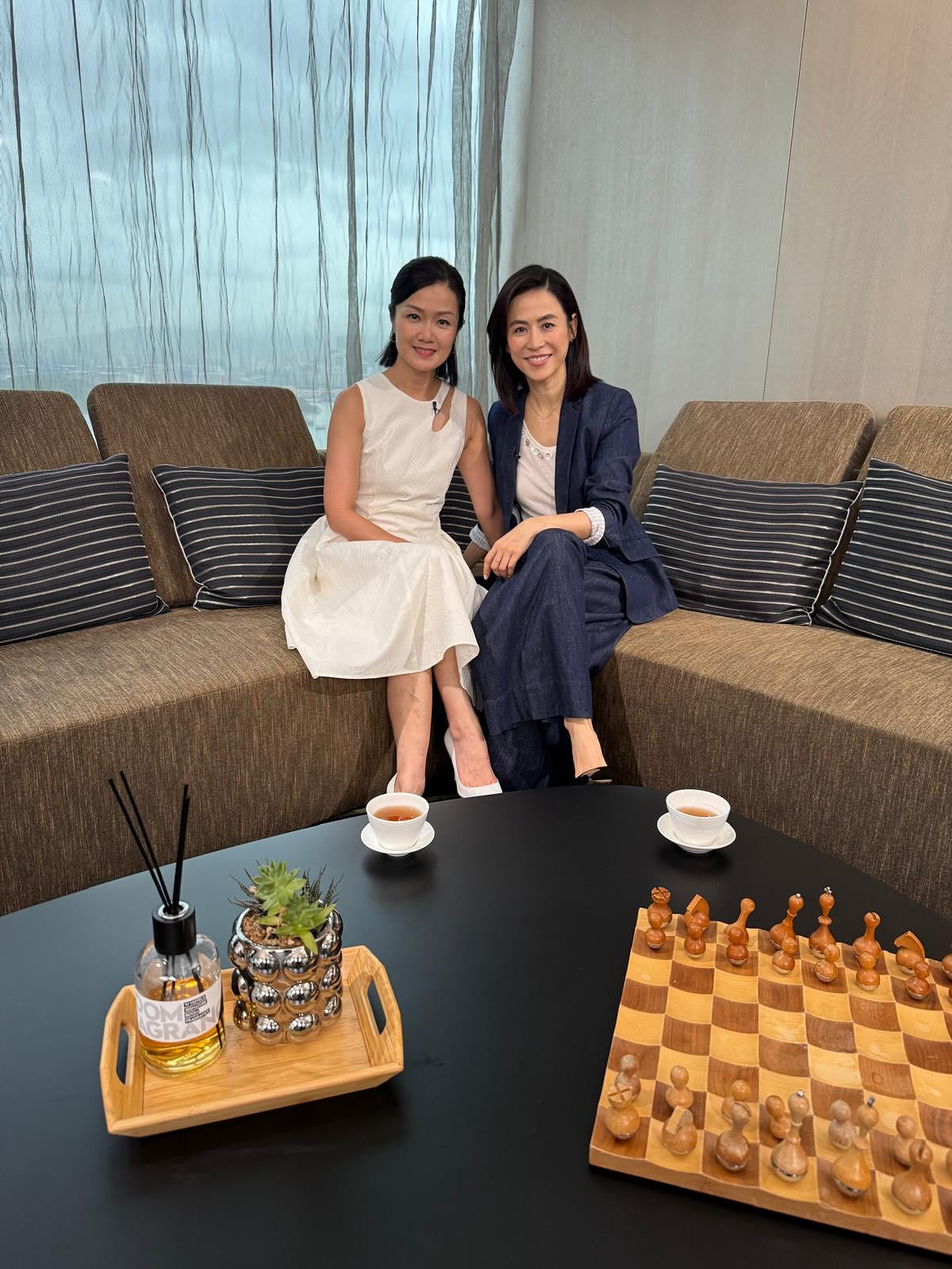 55岁视后认黑脸神 数巨款平衡不满心理