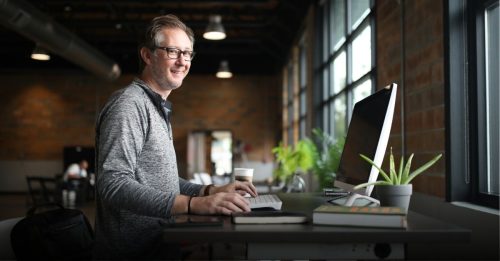 职场面面观︱40岁后放下7事，拥抱自由下半场