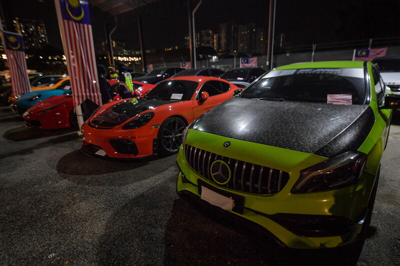 太猖狂！开豪车外国人被踢爆 没路税 没保险 假驾照｜附音频