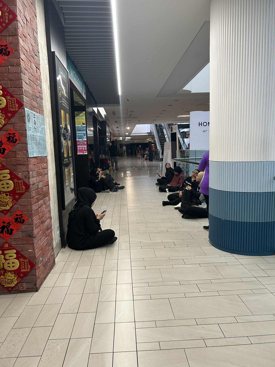 八打灵再也多区突发停电 万达广场 受影响