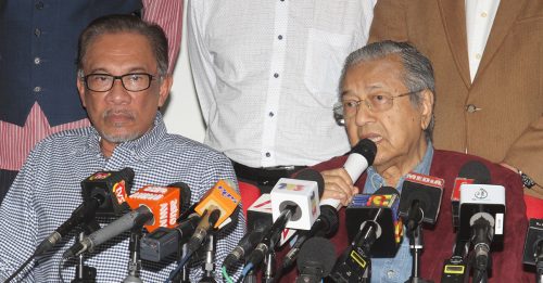 “快开审 我年纪大了” 敦马诉安华诽谤案 10月21日开审