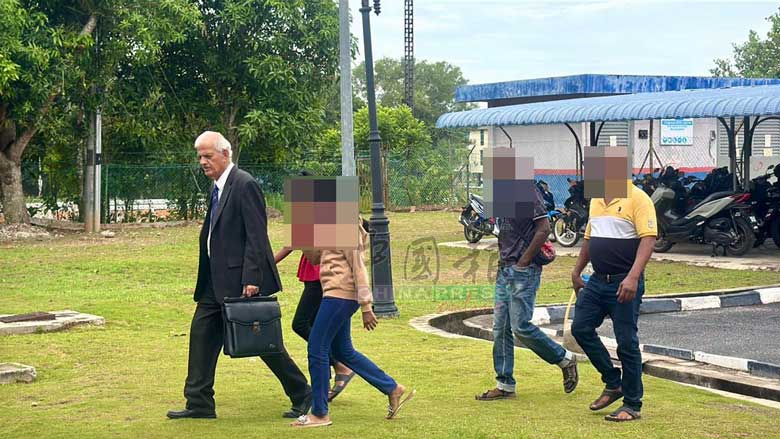 恐怖校园暴力！中一女生校厕内四肢被绑 2同龄被告被控